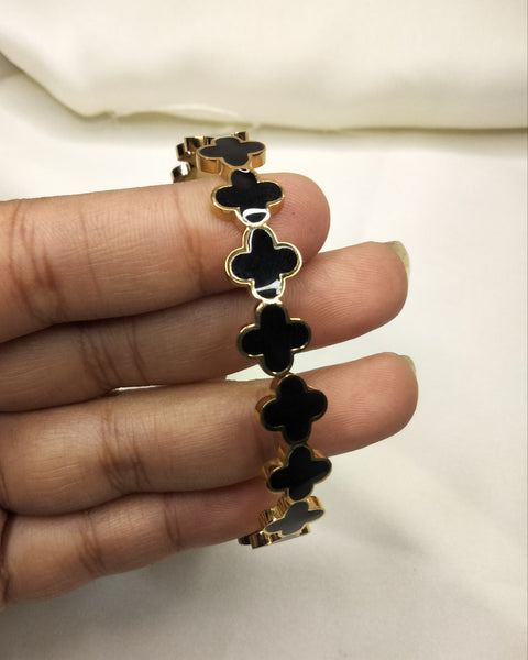 Demanded Clover Bangle